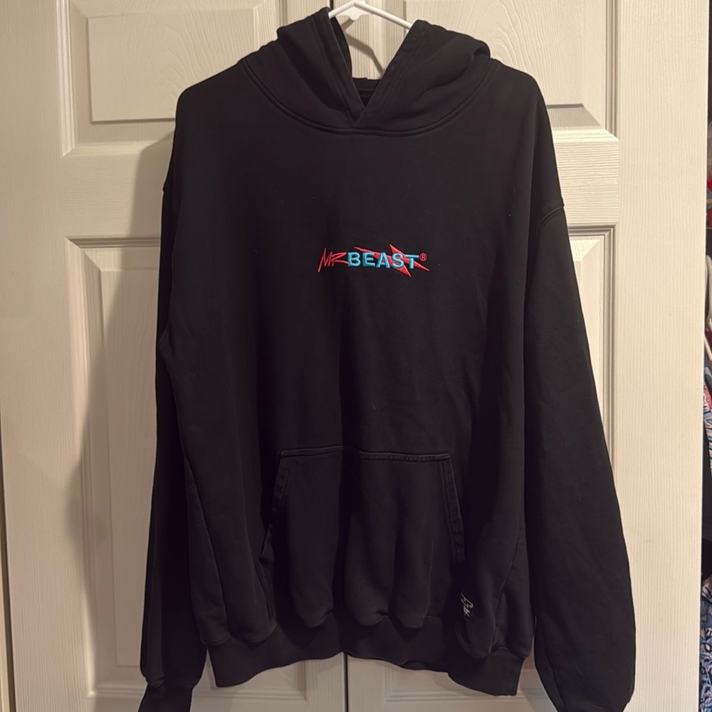 Mr. Beast Black hooded sweatshirt, Men’s small.